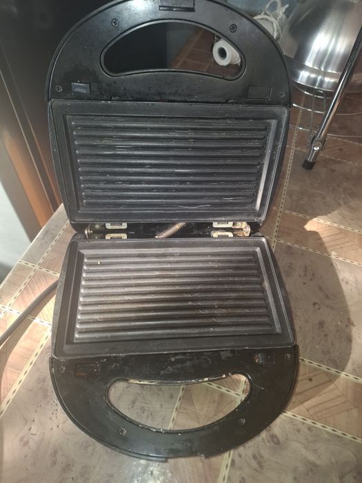 Multivarka artel yaxshi xolatda. Tostr yaxshi ishlidi norm xolatda