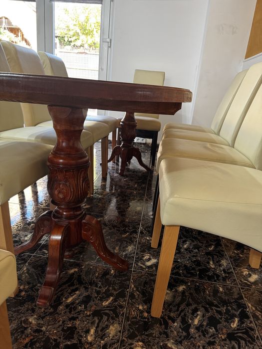 Masă din lemn masiv + 10 scaune