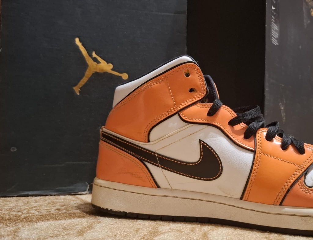 Nike Jordan 1 Mid SE Turf Orange