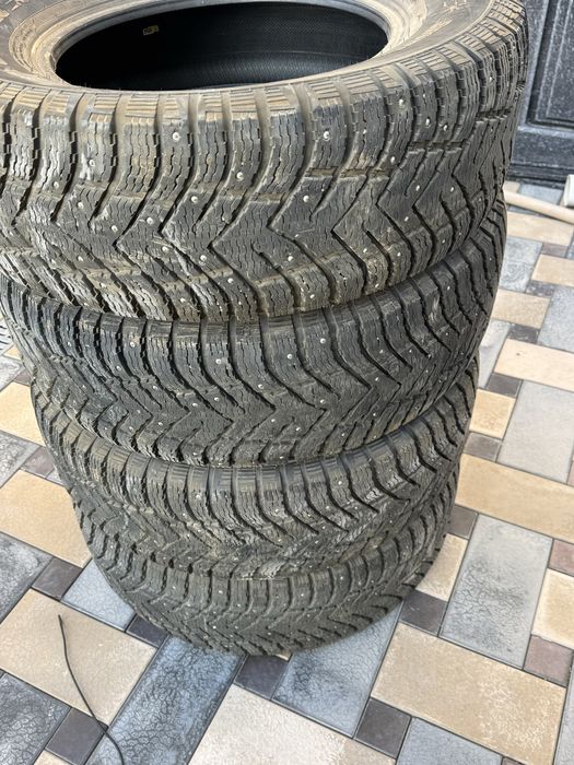 Пакрышка идялный почти новый. 1500 км по коталос.