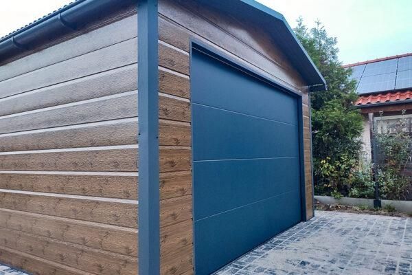 Garaj pe structura metalica