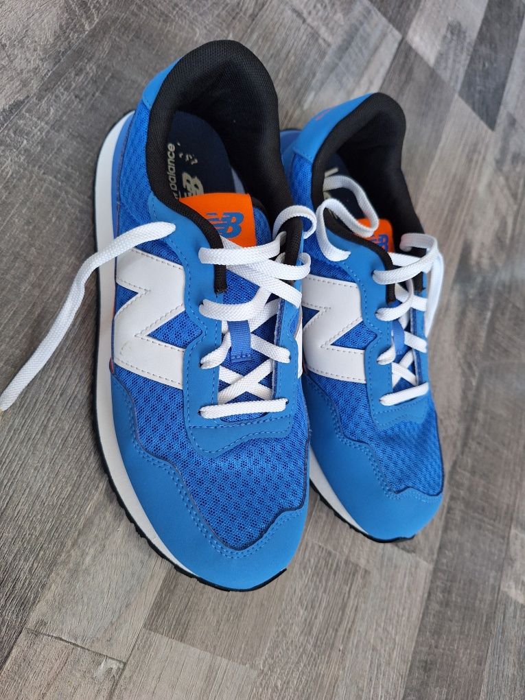 New Balance mărimea 40