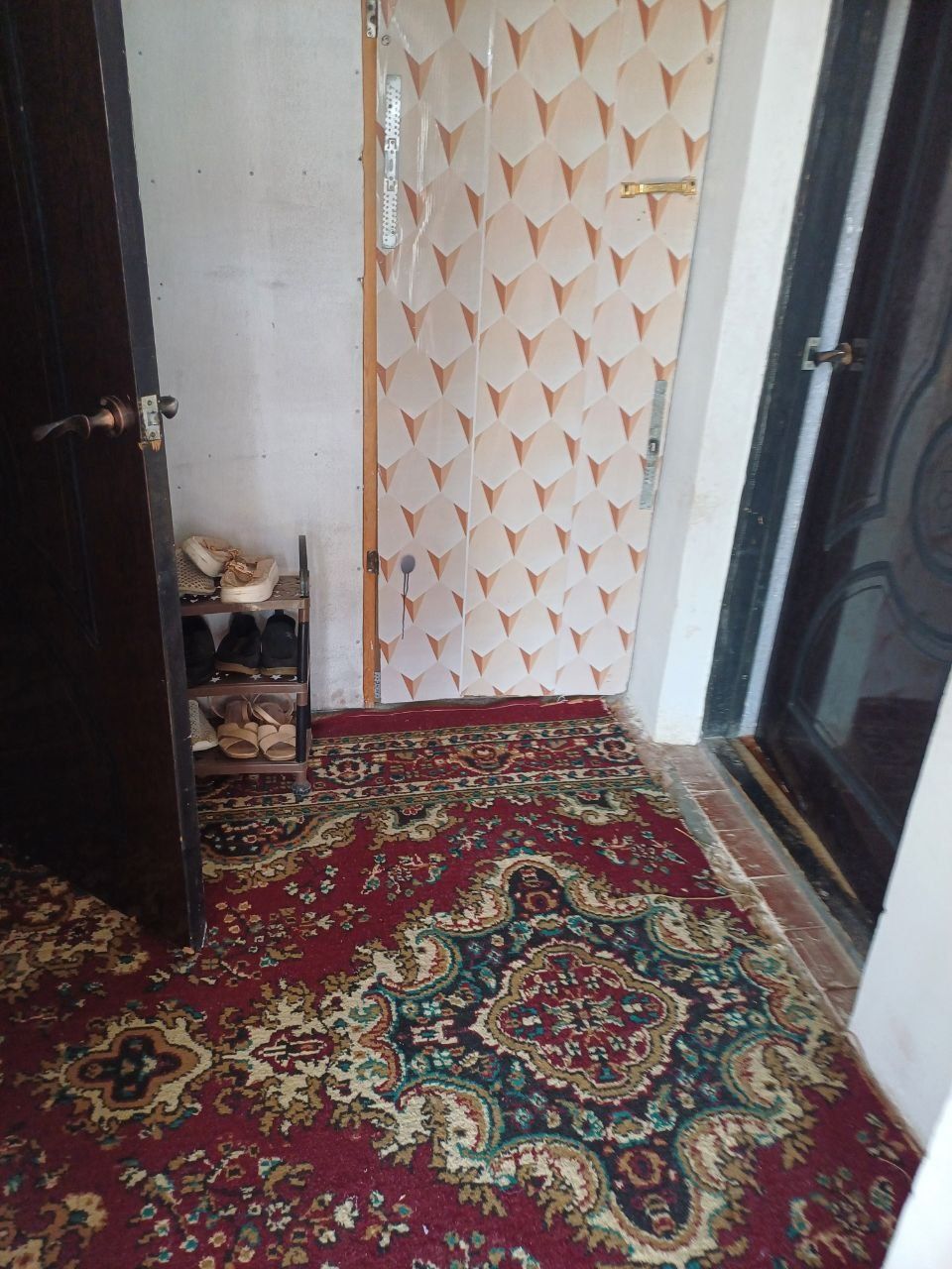 6 sotix uy sotladi.