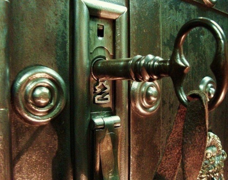 Замена замков/ Установка замков/Ремонт замков/Электронные замки/Ручки