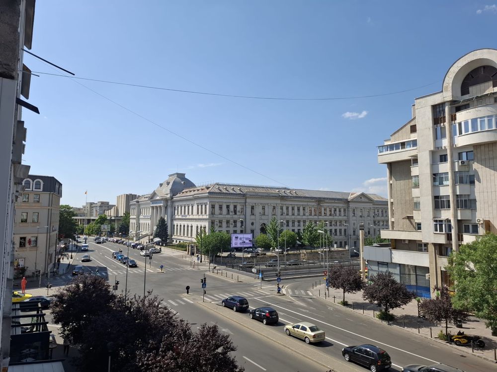 Inchiriez apartament in centru langa Universitate