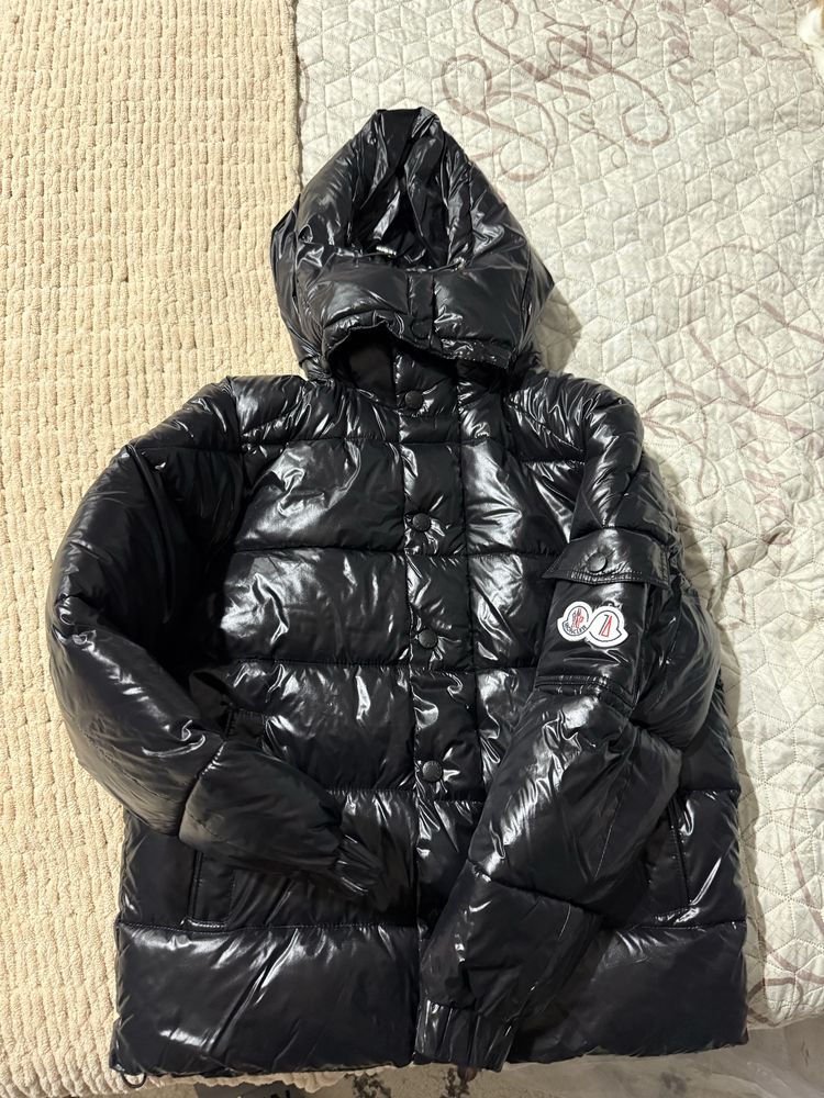 Яке Moncler black