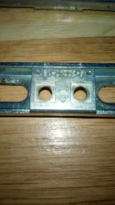 Piese de feronerie pentru ferestre termopan marca GU