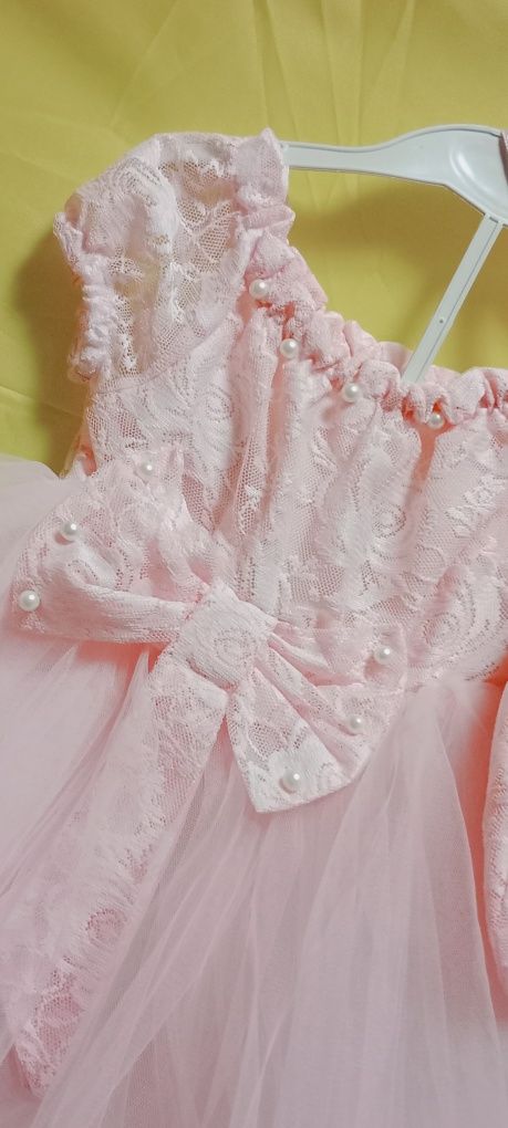 Платье на праздник для девочки от 1.6-3 лет