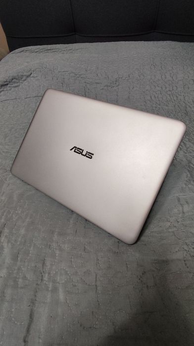 Asus ZenBook UX305
