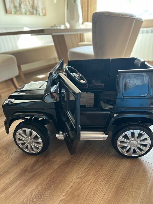 Акумулаторен джип MERCEDES-BENZ с родителски контрол