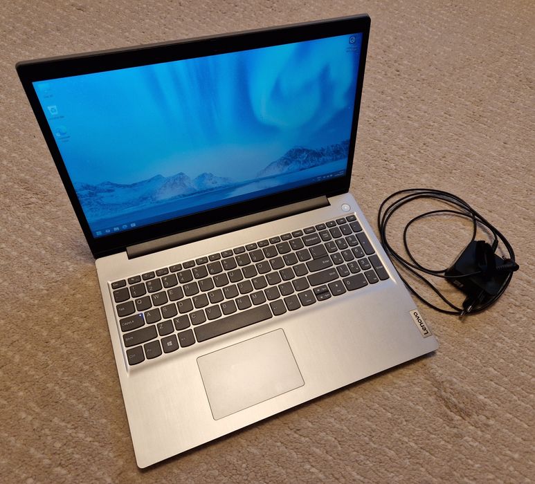 Laptop Lenovo IdeaPad 15.6" 1080p FullHD Intel 8GB, 128GB SSD NVMe