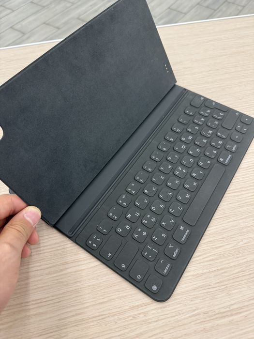 Продам Smart Keyboard Folio