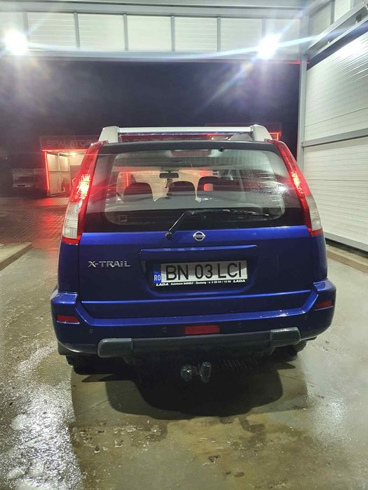 Vând nissan x trail