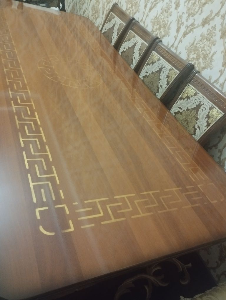 Продам стол и стулья