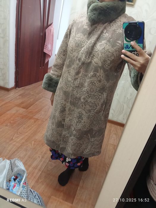 Продам женскую плащь