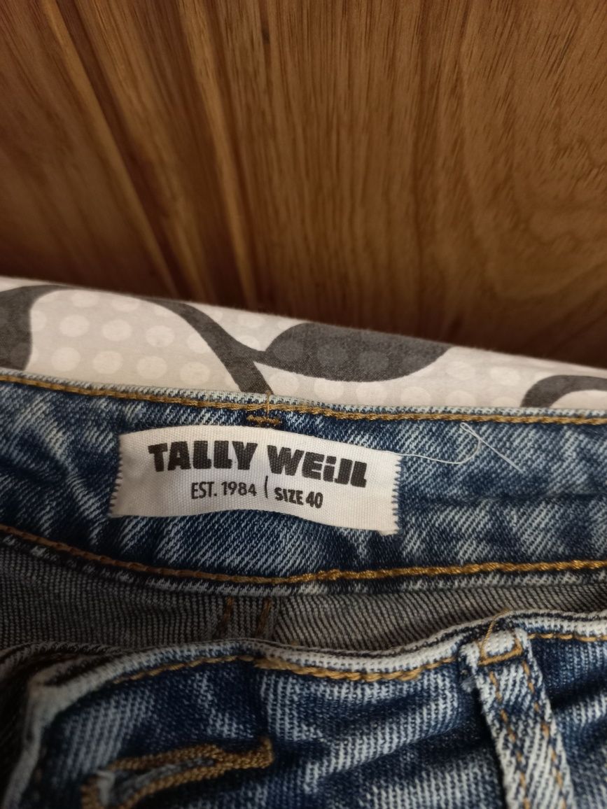 Дамски дънки Stradivarius и Tally Weijl