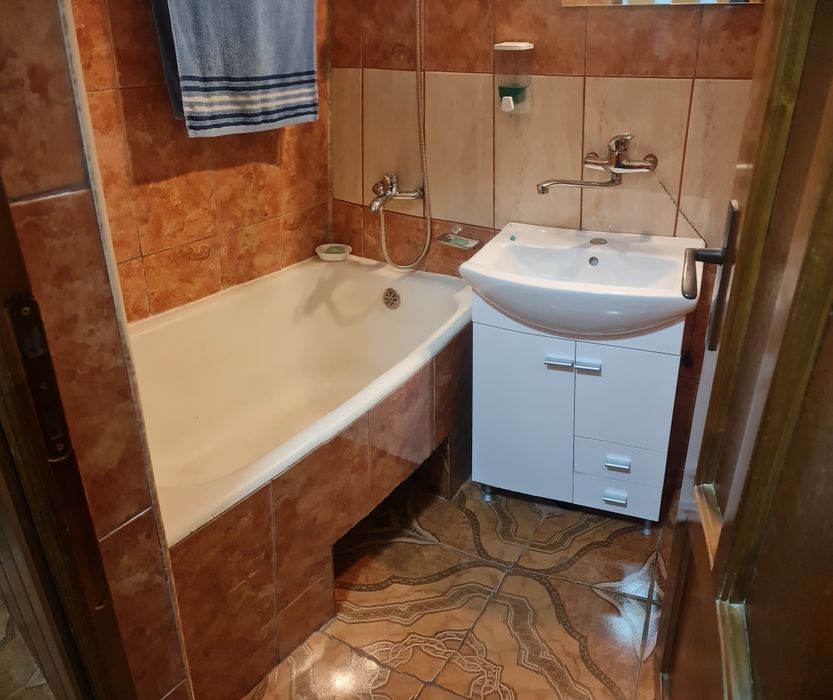Apartament 3 camere zona 9 mai