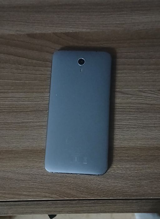 Продам Леново зук год не известно примерно 17 года