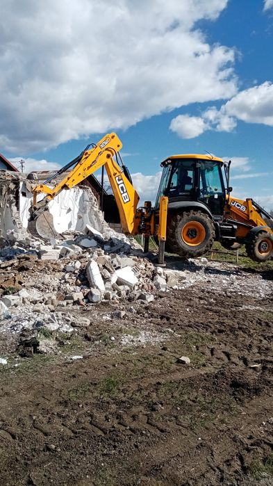 Inchiriez buldoexcavator miniexcavator bobcat cilindru compactor