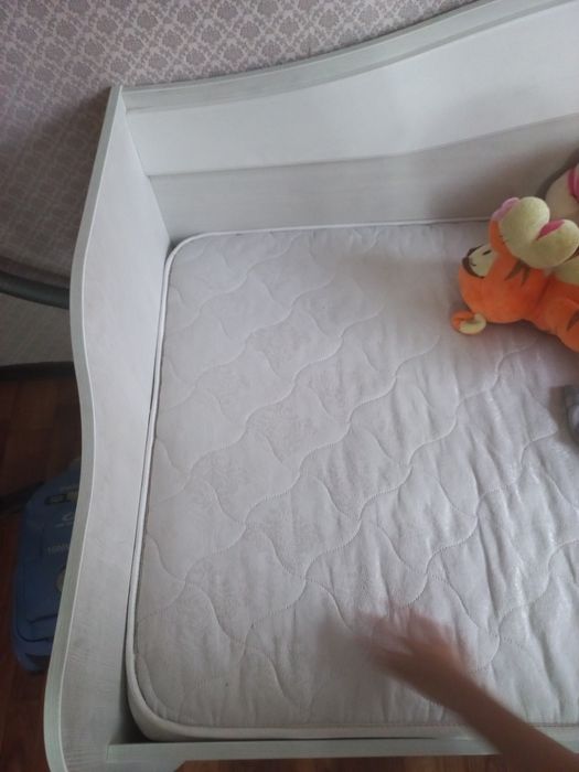 Продам кровать детскую