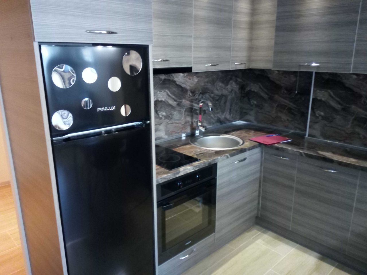 Продава се Едностаен апартамент в София, Люлин 10 - 33 кв.м за 2122 €/кв.м - Снимка #2