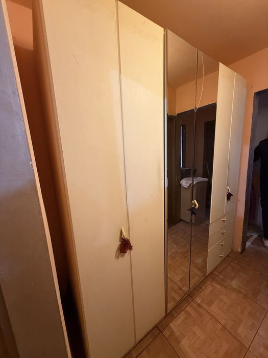 Dulap de haine / Sifonier