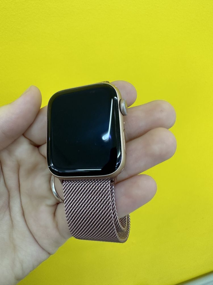 Apple Watch SE 44mm Rose Gold