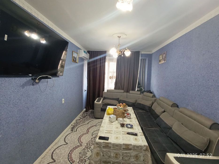 Продается 2/7/9 общежитие 
3/3/4 полуторец
Есть акфа сантехника пласти