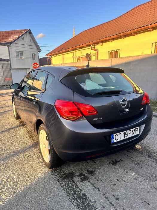Astra J 2011 1.7 d