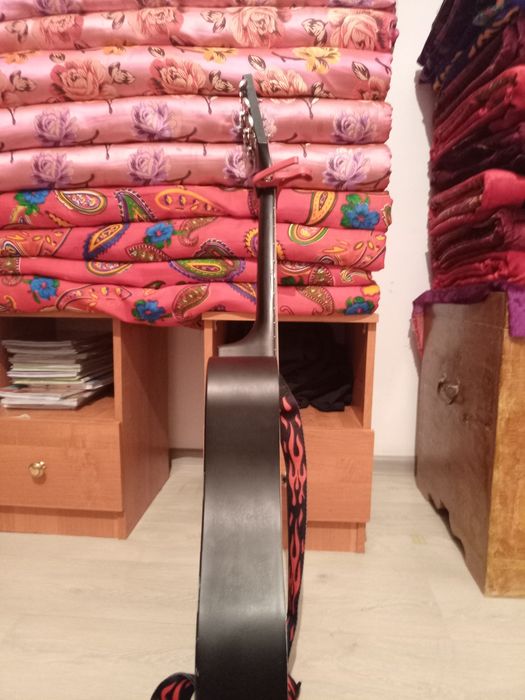 Гитара жақсы жағдайда