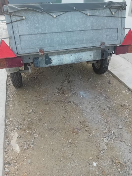 Remorca auto.          .