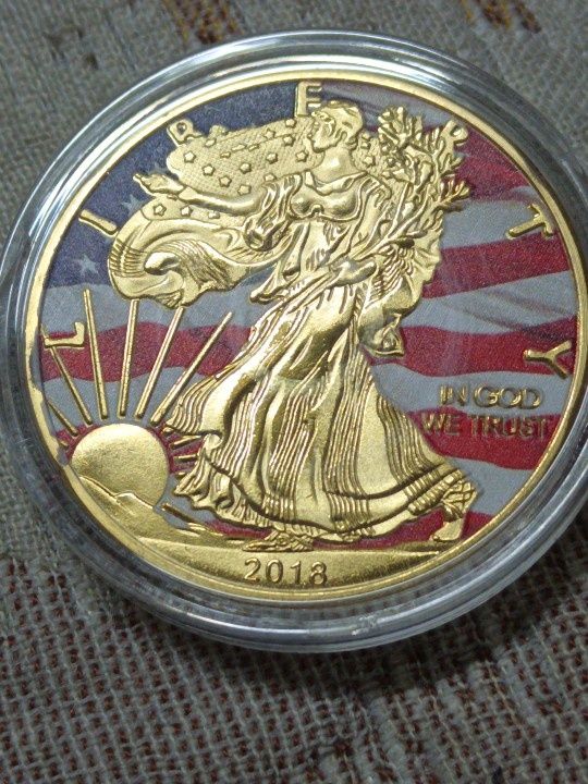 Moneda de colectie Bitcoin aurie&argintie și alte modele