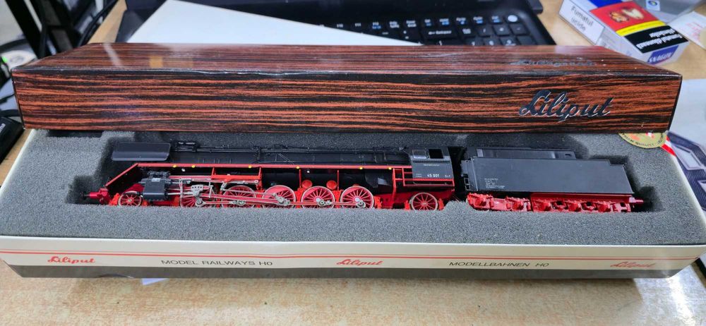 Locomotiva abur Liliput HO BR 45 001 DB cu tender cutie originala