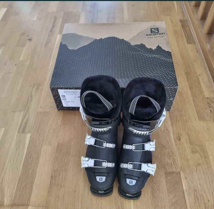 Vand clapari de schi copii,, marca Salomon, culoare negru, marime 24