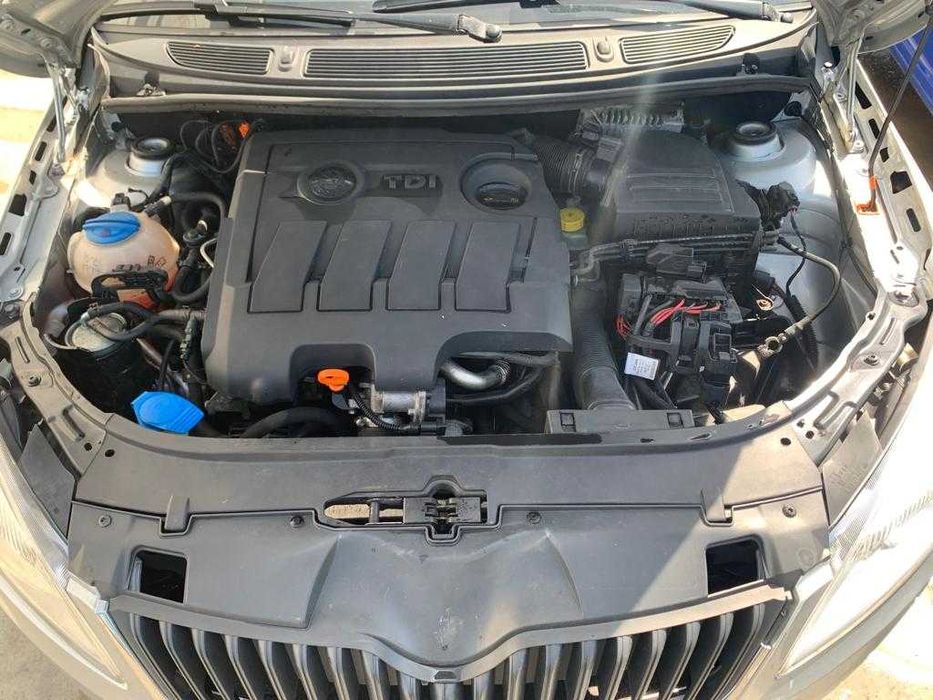 dezmembrez skoda fabia 2 break/faruri fabia 2/capota fabia 2/stopuri