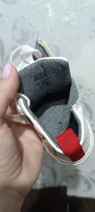 Продаются кроссовки детские