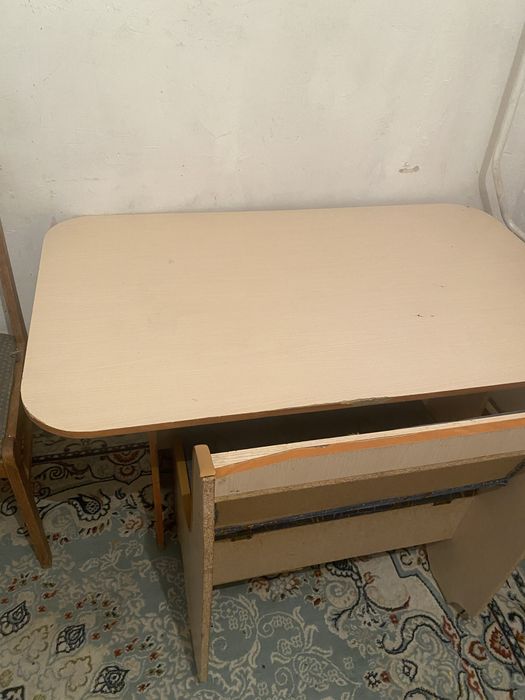 Стол кухонный с стулом