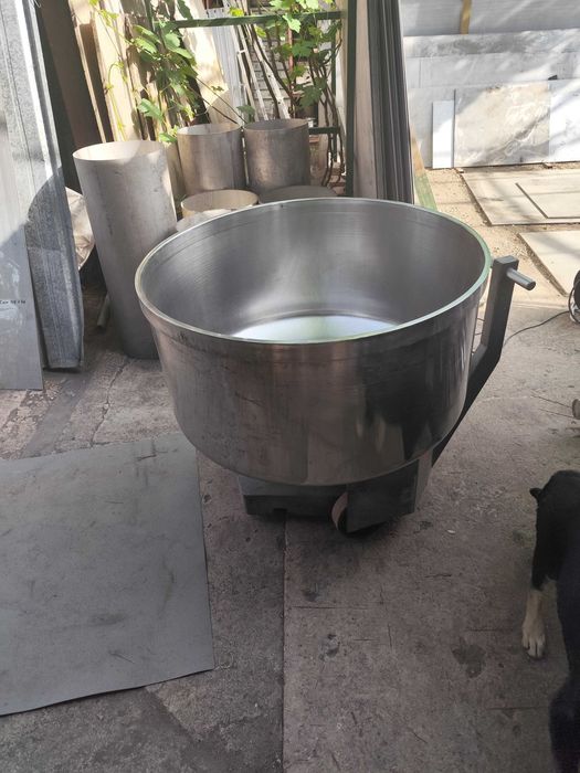 продам дежи  330 литров производства Италии. Новые