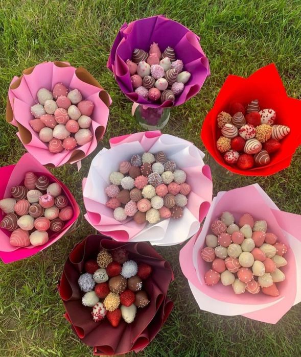 Клубника в шоколаде оригинал бельгийском шоколаде букет разные виды