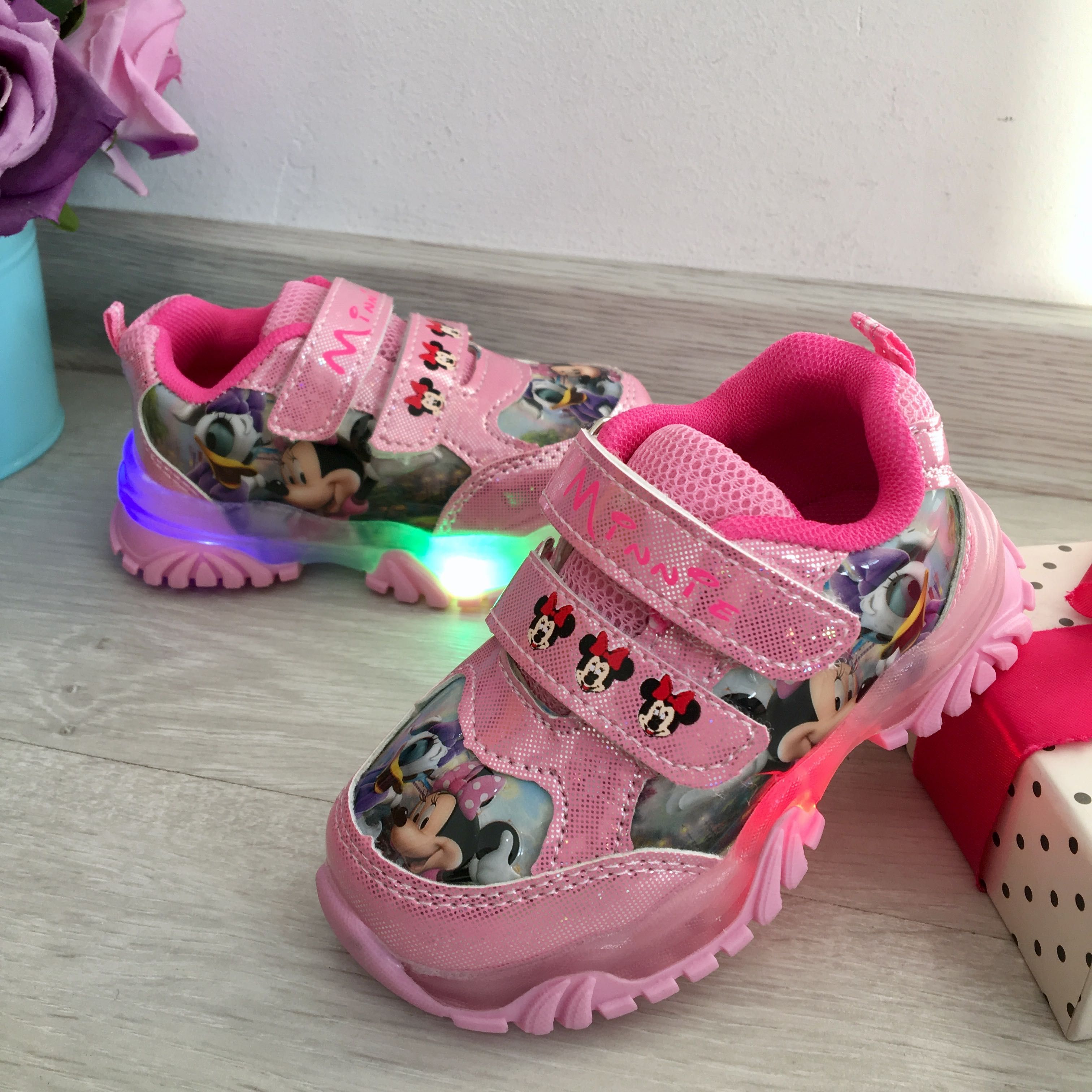 NOU Adidasi roz Minnie Mouse cu lumini LED pt fetite 21 22