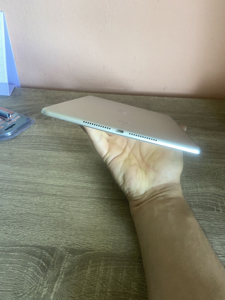 Ipad 6 cu functional cu touch screen spart (A1893)