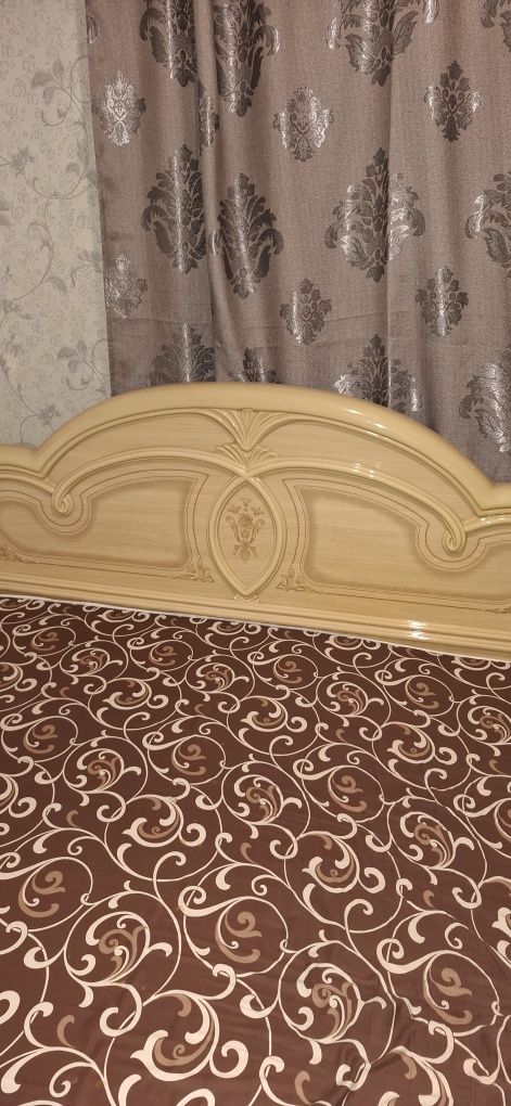 Кровать двуспальная