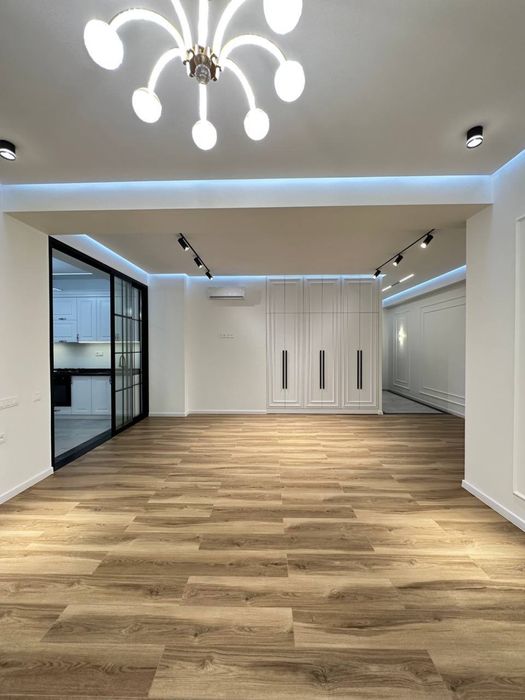 Yakkasaroy City Mall