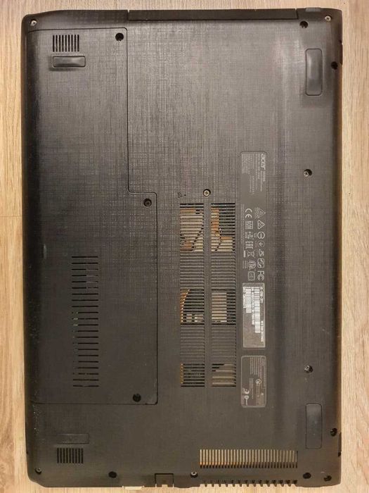 acer aspire e5 i3 6006/8gb ddr4/256 ssd m2/1tb hdd/FHD