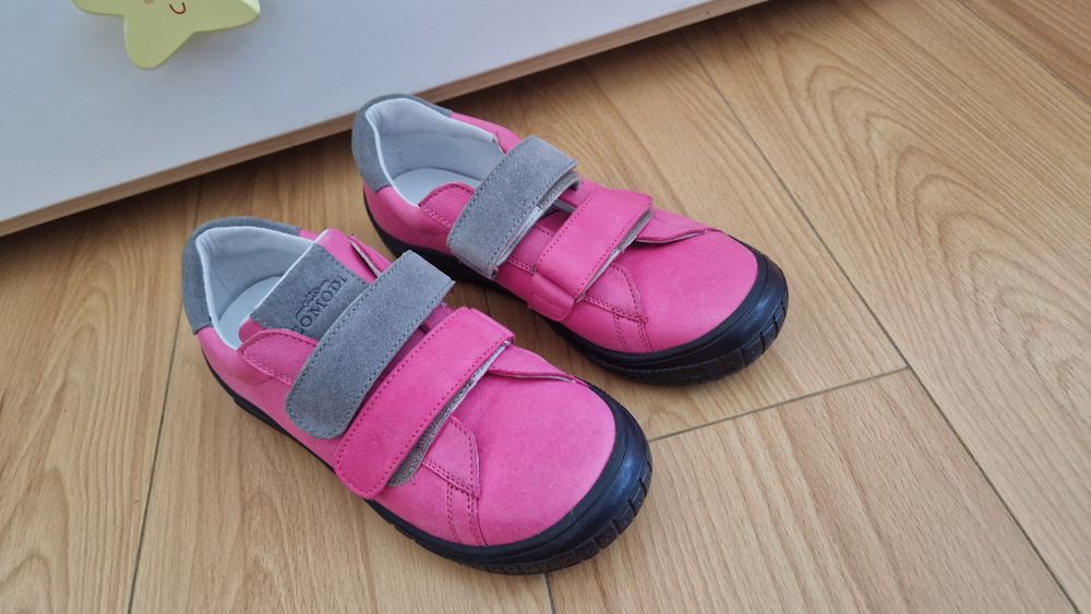 Încălțăminte fetita mărimea 32 și 33