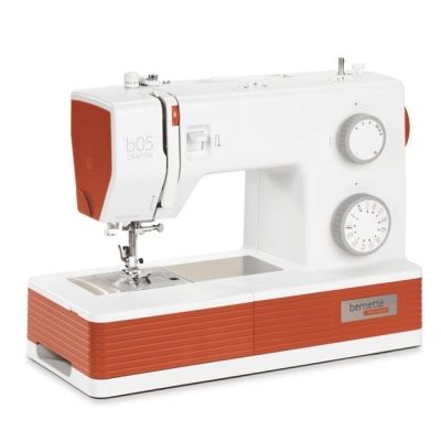 Бытовая швейная машина Bernette B05 Crafter
