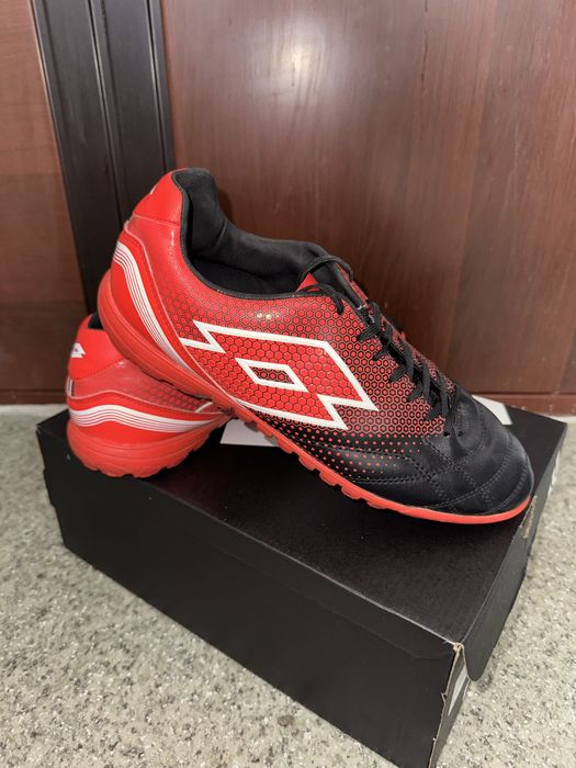 Ghete fotbal Lotto Spider 700 XIII TF - sintetic/sala