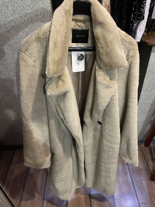 Ново дамско палто