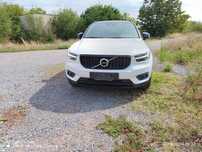 Волво XC 40  2020 година 2.0 дизел 150 коня автомат