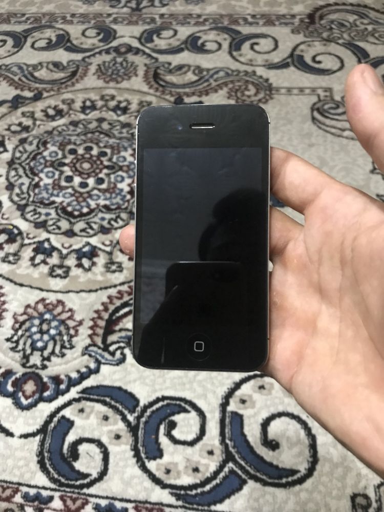 Iphone 4 s black